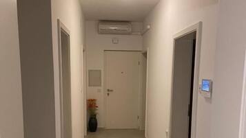 Apartment, 3 Bedrooms, Smoking, Balcony | Interior