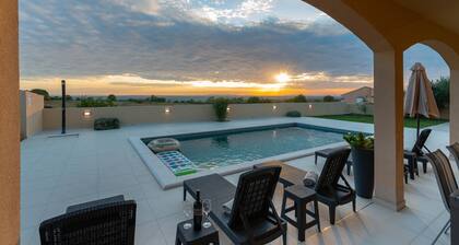 Apartment Holiday House Diana with pool