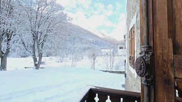 Stúdíóíbúð - mörg svefnherbergi - reykherbergi - verönd | Útsýni frá gististað