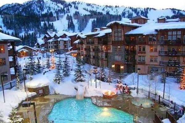 Outdoor pool, a heated pool