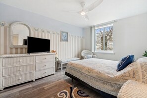 1 chambre, fer et planche à repasser, Wi-Fi gratuit, draps fournis