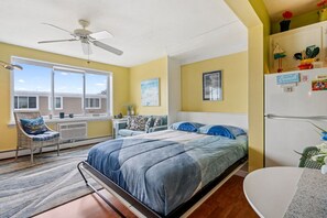 1 habitación, tabla de planchar con plancha, wifi gratis y ropa de cama 