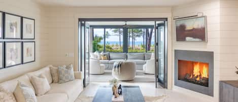 TV connectée, cheminée