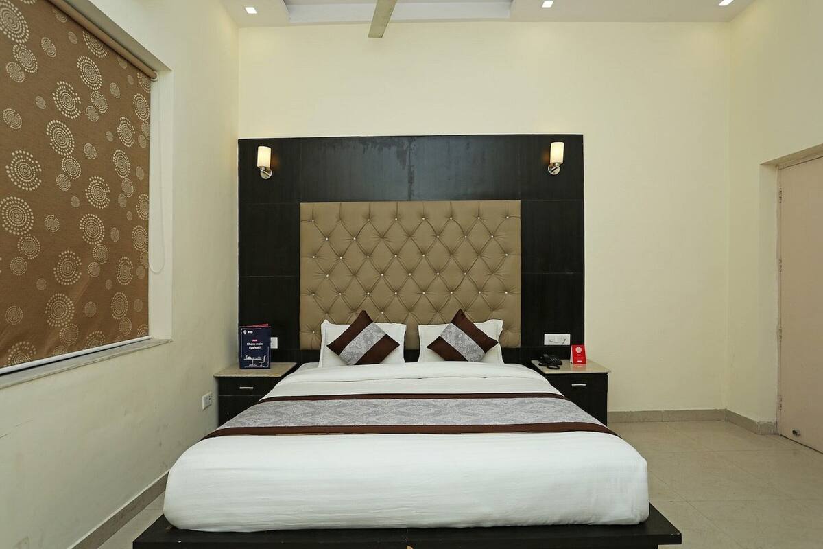 Deluxe Double Room | WiFi (free), bed sheets