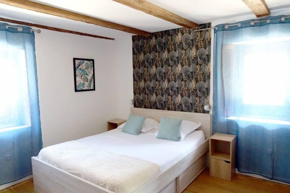 Quarto triplo família, vista para o jardim | Wi-Fi de cortesia