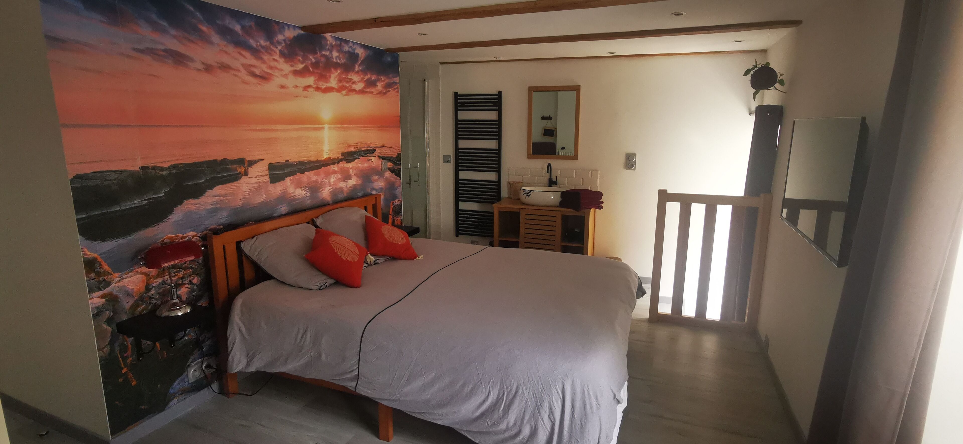 2 chambres, fer et planche à repasser, Wi-Fi, draps fournis