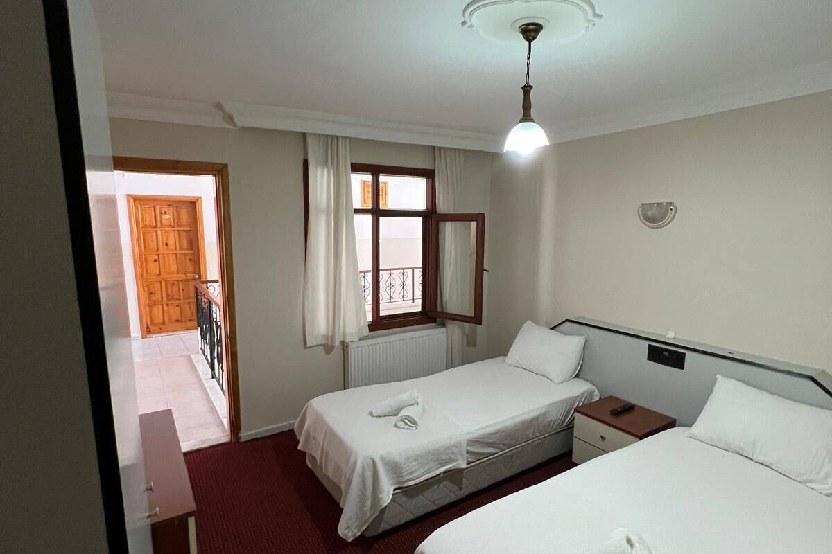 Chambre Confort Double ou avec lits jumeaux | Wi-Fi gratuit