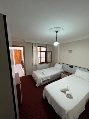 Chambre Confort Double ou avec lits jumeaux | Wi-Fi gratuit