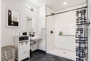 Hair dryer, towels - Central Loft with Pool Table! Pet-friendly Haven! (Columbus)