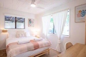 3 chambres, fer et planche à repasser, Wi-Fi, draps fournis