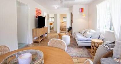 Cosy Straddie cottage + sleeps 6 + pet friendly