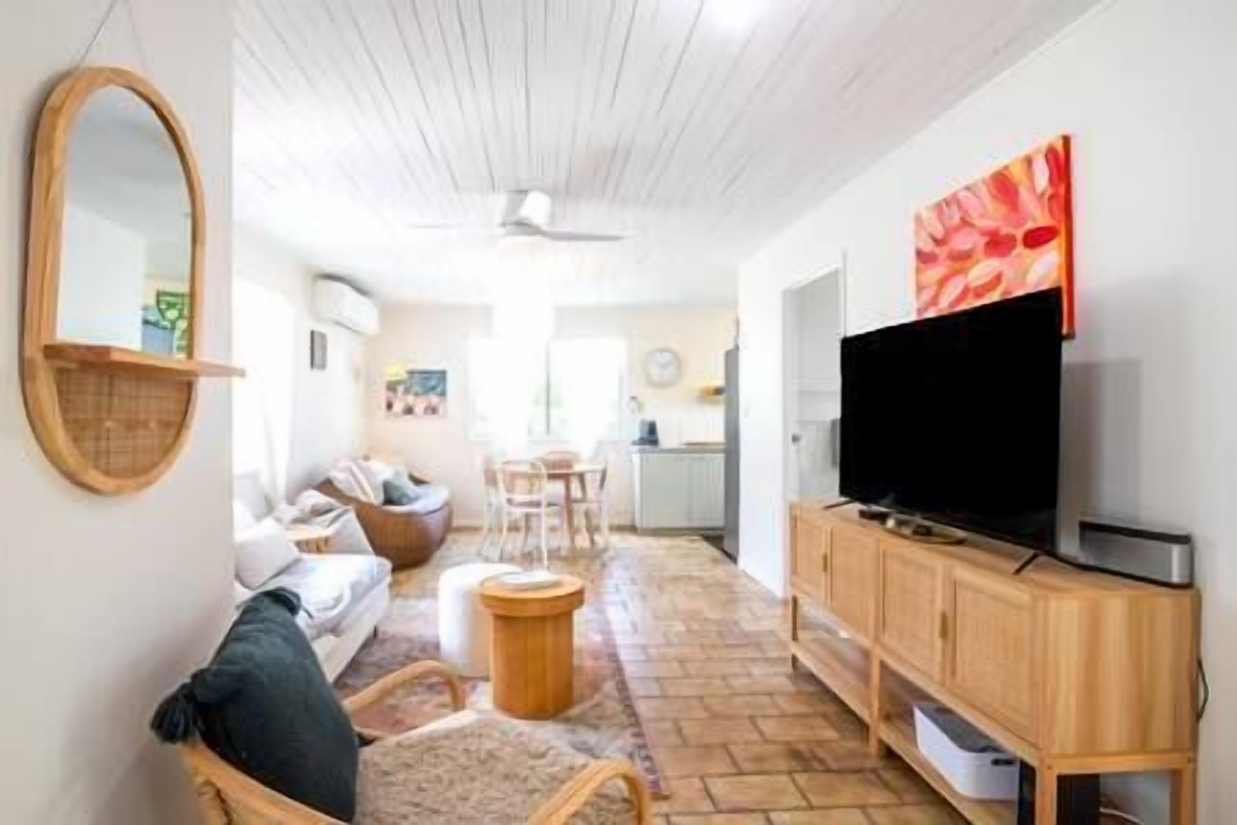 1 Merinda Cr - Cosy Straddie Cottage - Sleeps 6 - Pet Friendly - Point Lookout