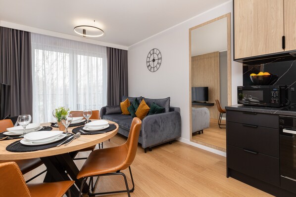 Apartment, 1 Bedroom, Balcony | Bed sheets