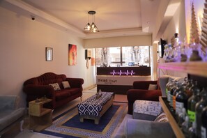 Reception - King tout hotel  (Kirdasah)