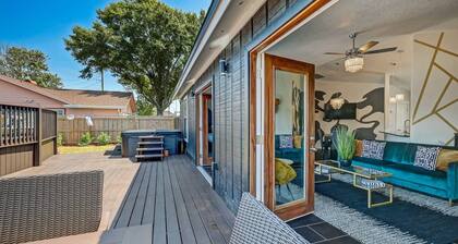 This house is a 3 bedroom(s), 2 bathrooms, located in Jacksonville, FL.