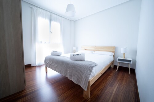 Apartamento Bañeru 1 - Vivienda en el centro de Zarautz a 1 min. de la playa by Egona