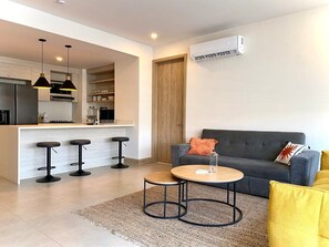 TV, offices - w* | Amazing 2BR with Terrace in Manzanillo Beach (Cartagena de Indias)