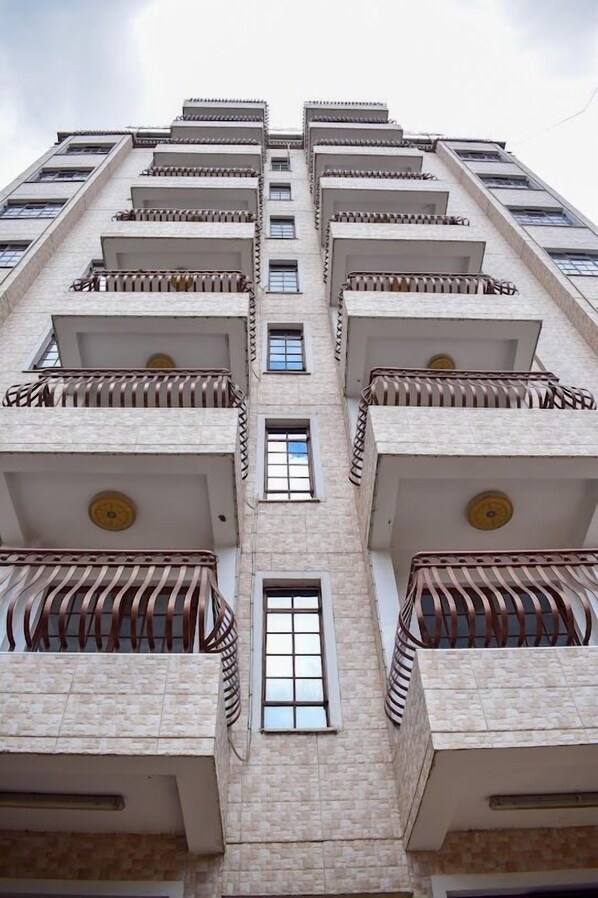 Exterior - Limpopo Suites (Nairobi)