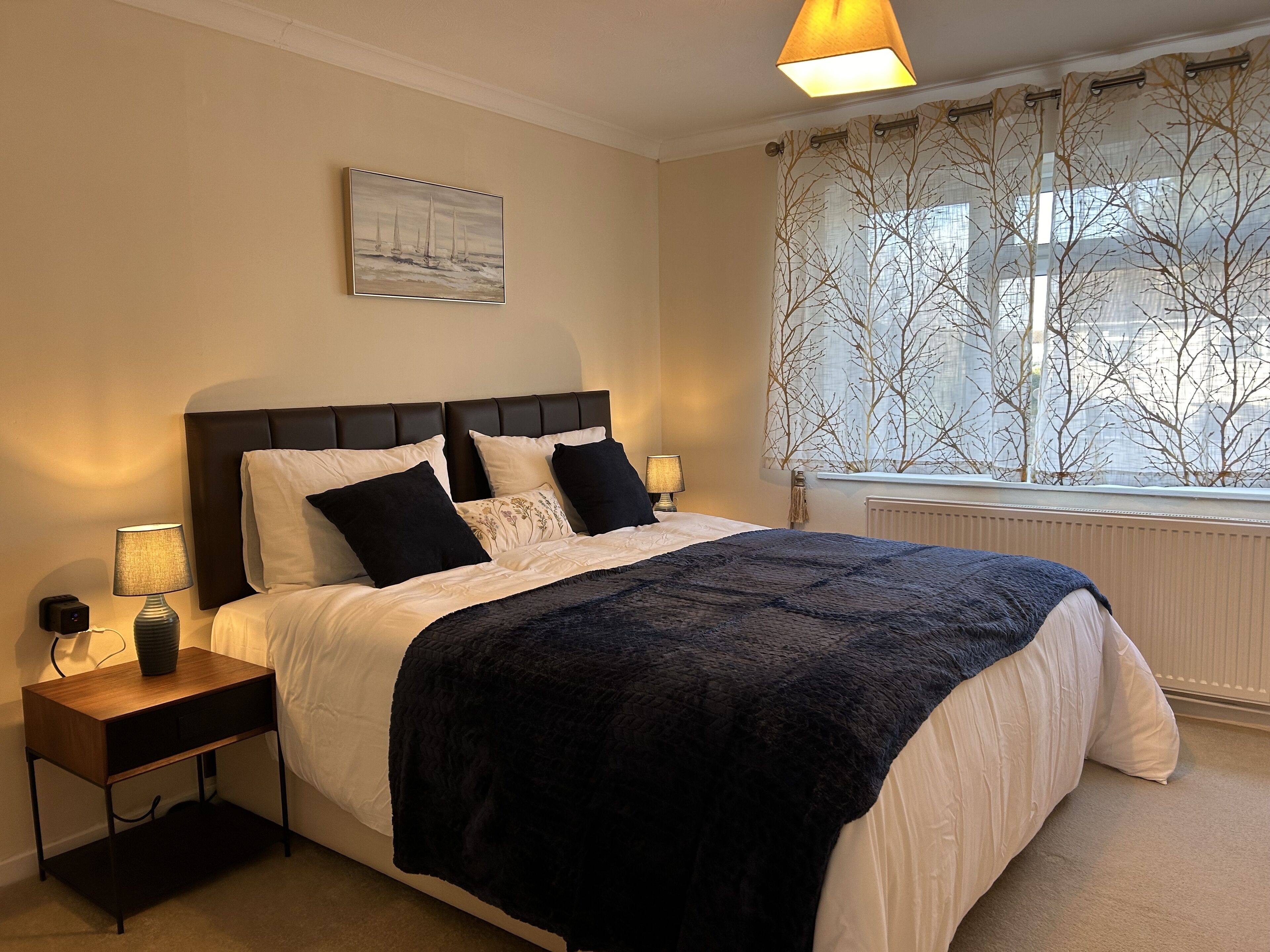 3 bedrooms, desk, iron/ironing board, free WiFi