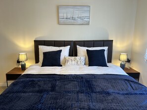 3 chambres, bureau, fer et planche à repasser, accès au Wi-Fi (inclus)