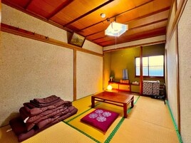 Twin Room, Non Smoking | Bed sheets