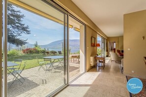Interior - La Maison du Lac – Charming Rustic Home. (VEYRIER-DU-LAC)