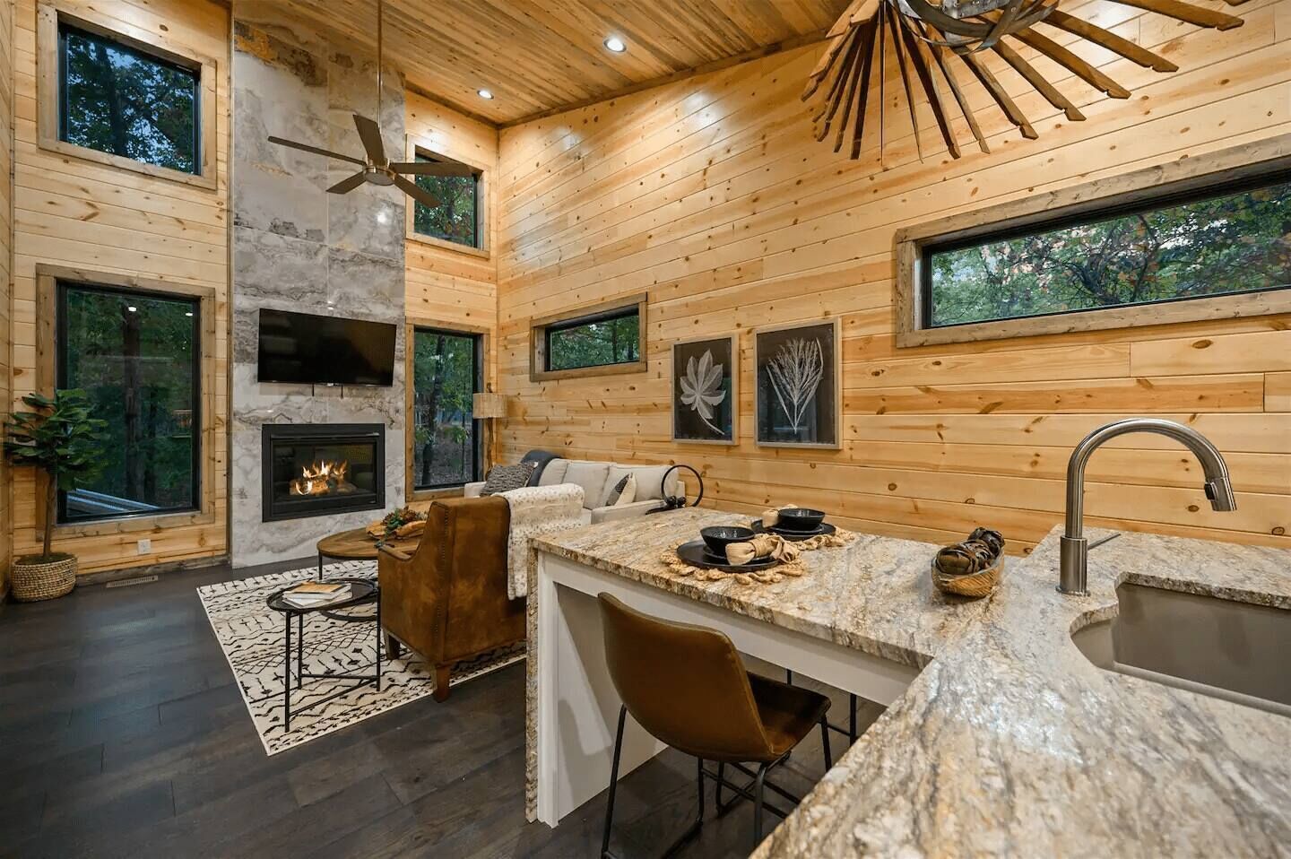 Located 16 miles north of the heart of Hochatown in the secluded Sherwood Wilderness area