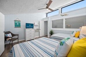 3 室のベッドルーム、アイロン / アイロン台、WiFi、ベッドシーツ