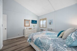 3 chambres, fer et planche à repasser, Wi-Fi, draps fournis