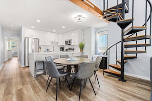 Dining - Hammerhead Beach Condo (Ocean City)