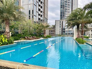 Outdoor pool - Empire City Apartment Luxury Thu Thiem  (Ho Chi Minh City)