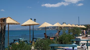 Snack bar