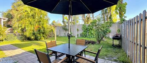 Outdoor dining