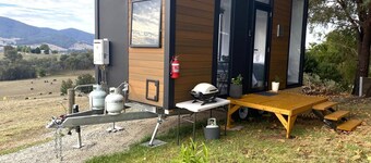 Nichol Road Hideaway at Annie’s Retreat by Tiny Away