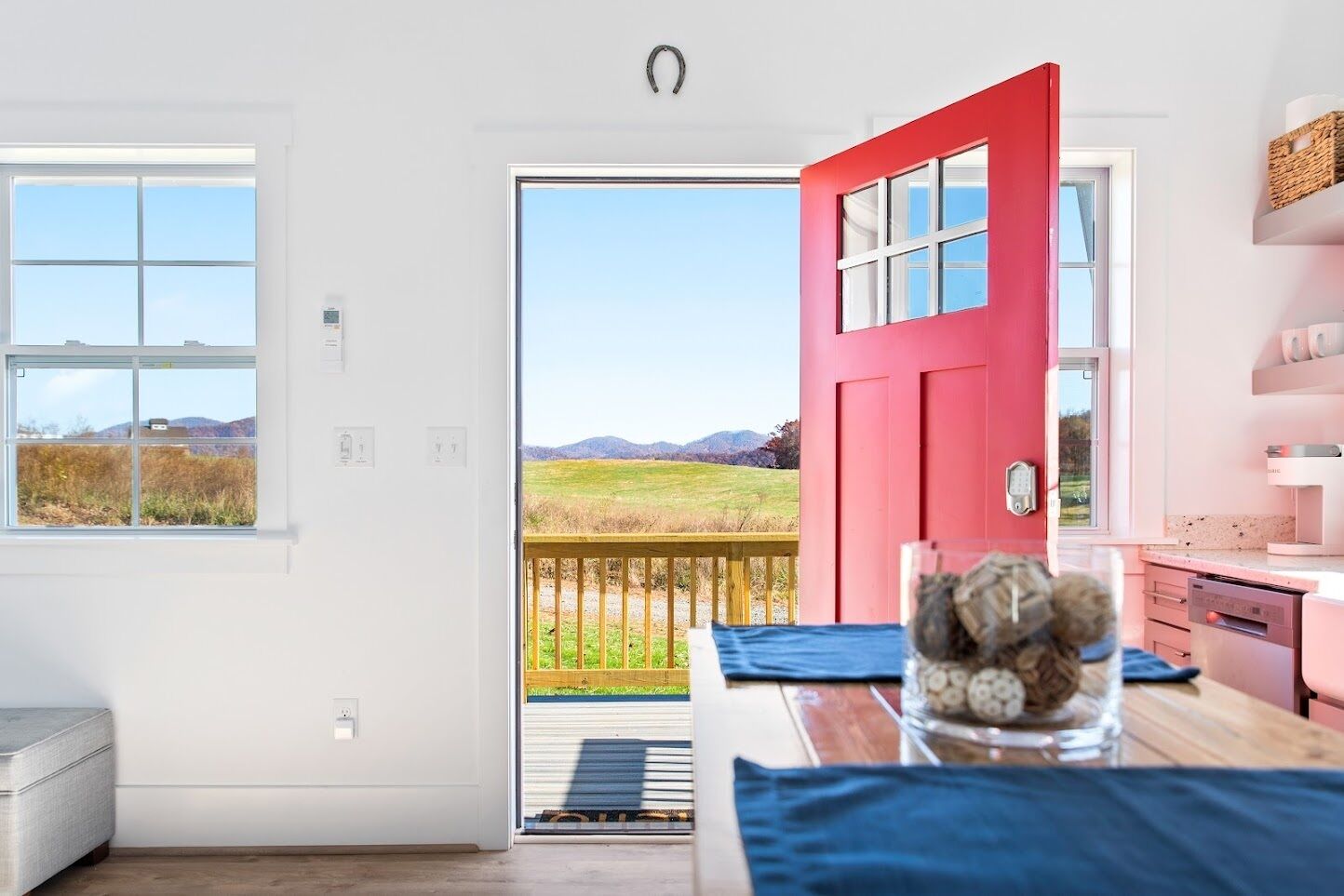 المنشأة من الداخل