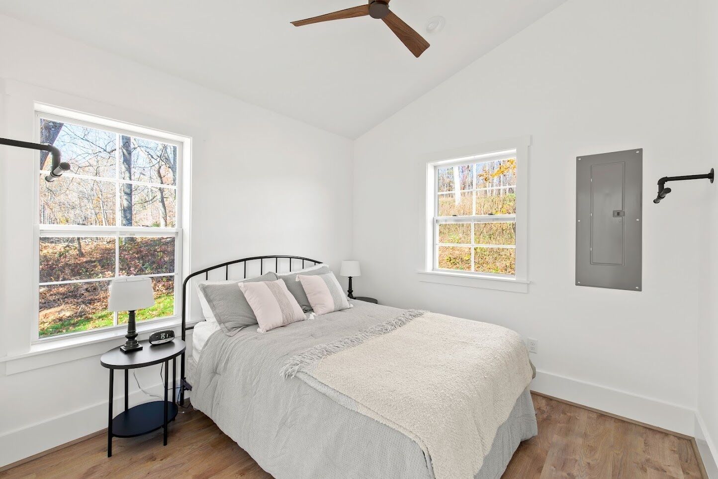 1 chambre, fer et planche à repasser, Wi-Fi, literie fournie