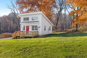 Exterior - Mountain View Meadow Cottage - Blue Ridge Mountains and Virginia wine country (Afton)