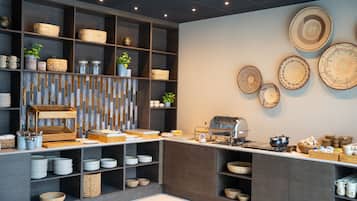 Free daily buffet breakfast