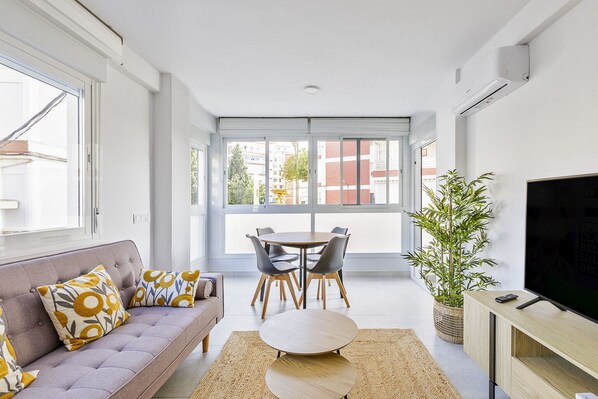 TV - A&N Faro Daru Beach (Torre del Mar)