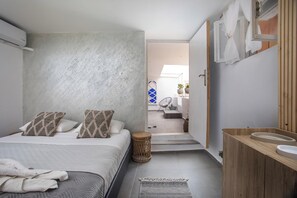 3 bedrooms, iron/ironing board, free WiFi, bed sheets - Iriada House in Old town (Rhodes)