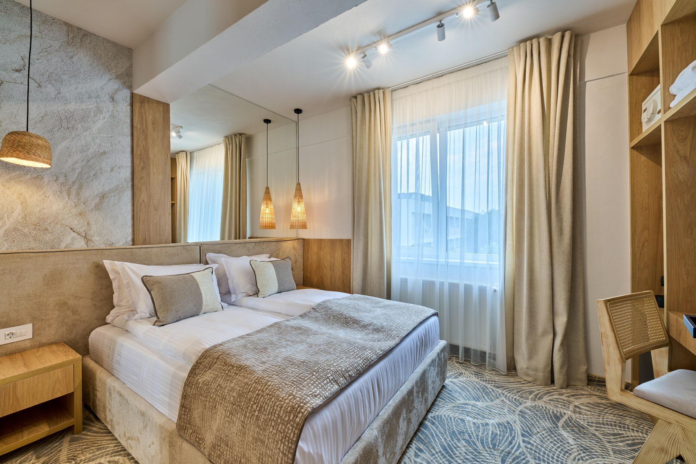 Coffres-forts dans les chambres, bureau