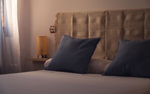 Habitación con 1 cama doble o 2 individuales | Sistema de insonorización y wifi gratis