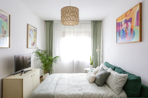 1 chambre, fer et planche à repasser, Wi-Fi, literie fournie