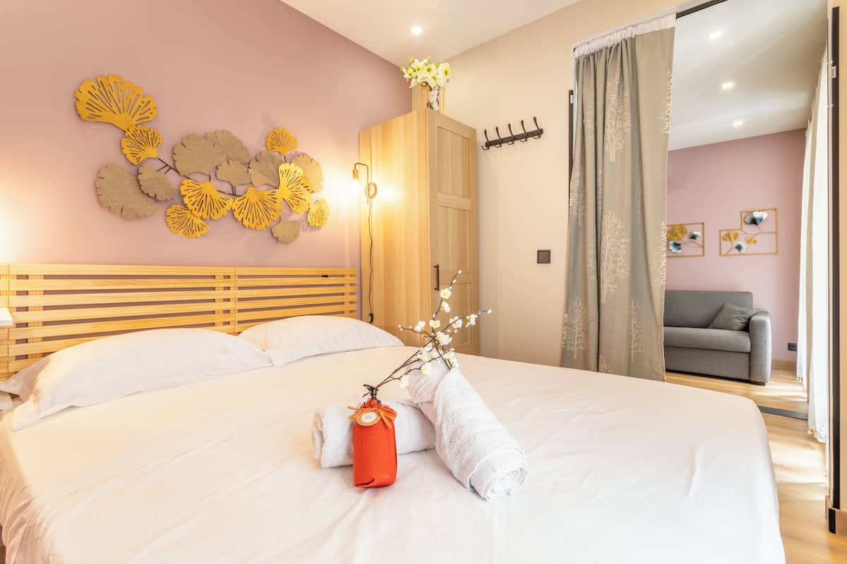 City Apartment (10- PORT-PIN) | 1 bedroom, free WiFi, bed sheets
