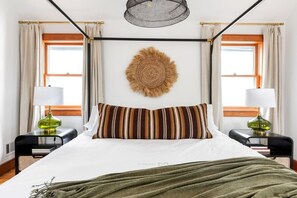 3 bedrooms, desk, iron/ironing board, WiFi