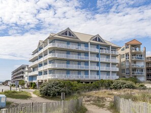 Exterior - Luxury Awaits Your Family in This Stunning Sideview Oceanfront Property (Ocean City)