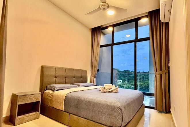 1 habitación, escritorio y espacio para trabajar con laptop 