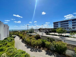 Property grounds - Seaside Studio with Balcony, Parking, and Beach Access in Sète (Sète)