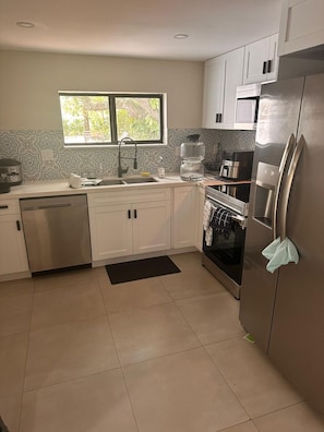 Private kitchen - Comfortable and fully equipped home! A home away from home. (North Miami)