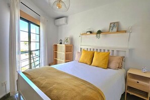 3 bedrooms, desk, iron/ironing board, travel cot